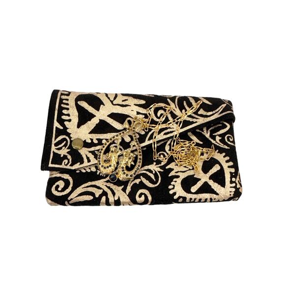 VIRGINS SAINTS & ANGELS VSA Temptation Serpent Necklace - Picture 7 of 8